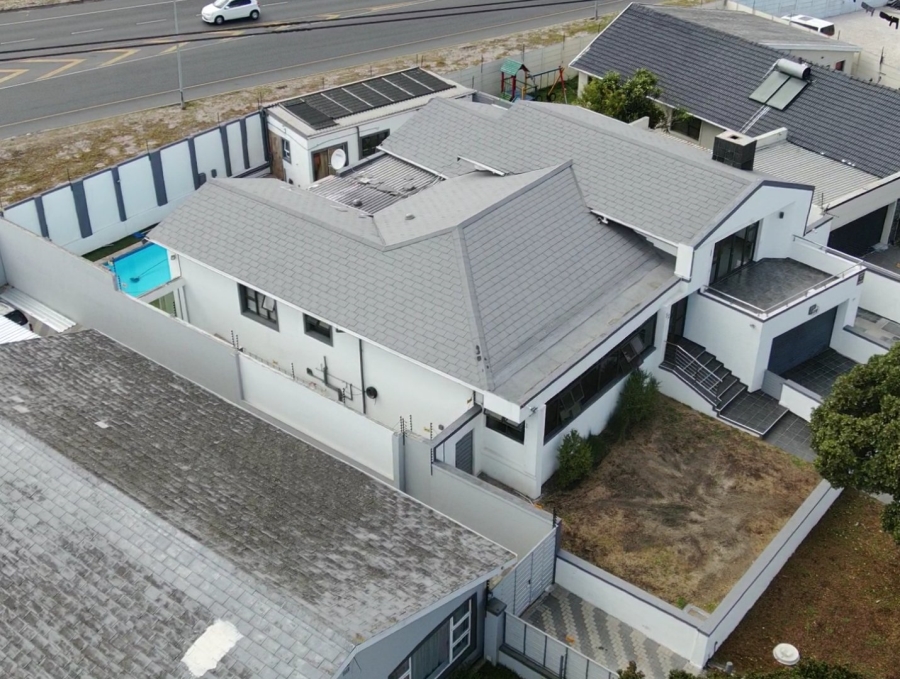 To Let 2 Bedroom Property for Rent in Newfields Western Cape